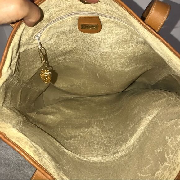 Gucci Floral Tan and Brown Tote Bag - Picture 12 of 16